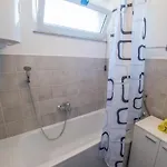 Revia * Μόσταρ