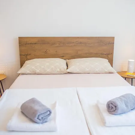 Revia Apartment *