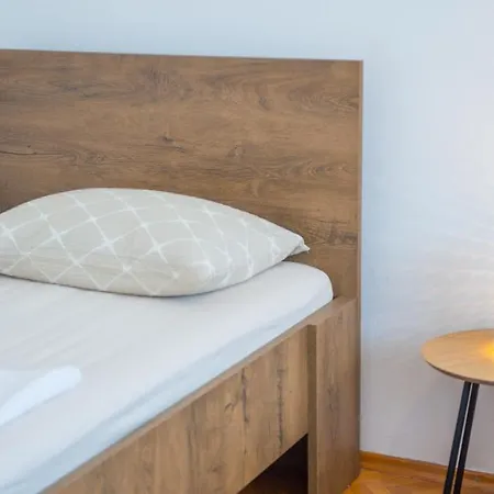 Revia Apartment *