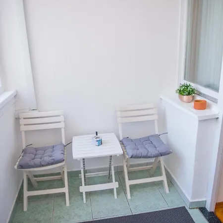 Revia Apartment